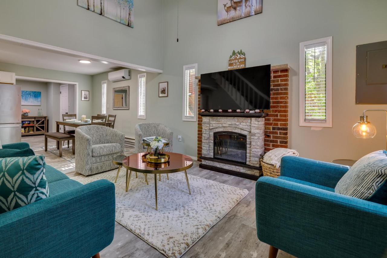 Retreat With Community Pool And Access!