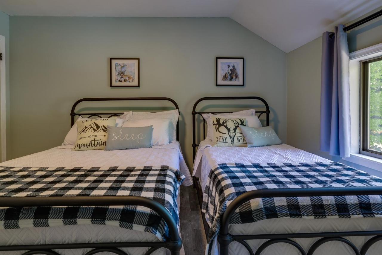 Retreat With Community Pool And Access! *