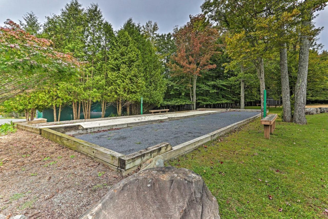 Holiday home Retreat With Community Pool And Access! Tobyhanna