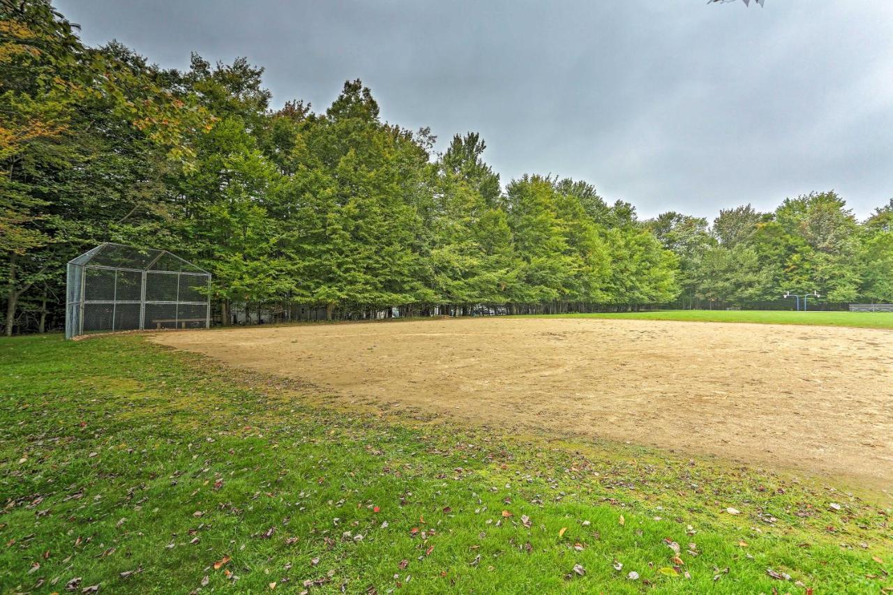 Retreat With Community Pool And Access! * Tobyhanna