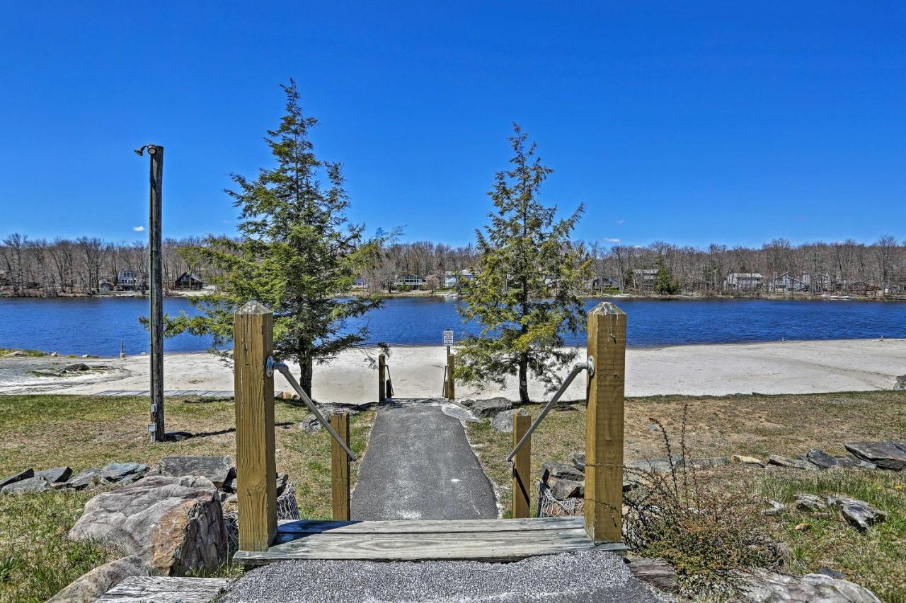Holiday home Retreat With Community Pool And Access!
